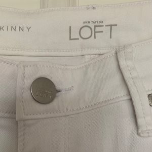 LOFT Curvy Skinny Ankle White Jeans 27/4